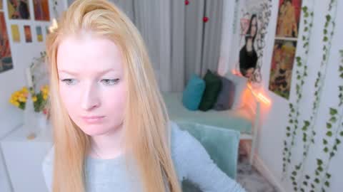 Snapshot of laly_peach chatting on December 24, 2024, 7:00 pm Laly online show from December 24, 2024, 7:00 pm