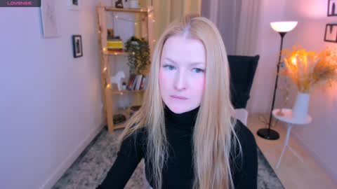 Snapshot of laly_peach chatting on December 30, 2024, 3:24 pm Laly online show from December 30, 2024, 3:24 pm