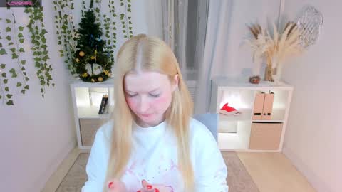 Snapshot of laly_peach chatting on January 9, 2025, 4:39 pm Laly online show from January 9, 2025, 4:39 pm
