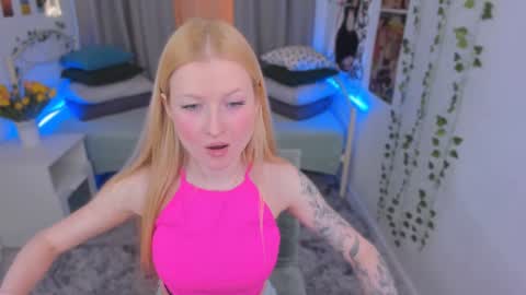 Snapshot of laly_peach chatting on January 12, 2025, 3:46 pm Laly online show from January 12, 2025, 3:46 pm