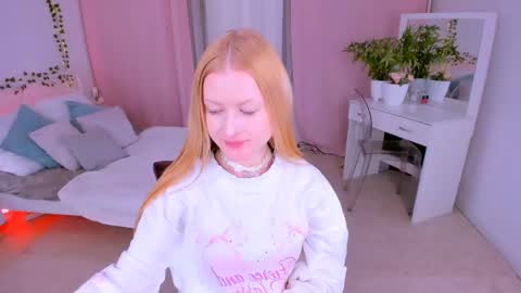 Snapshot of laly_peach chatting on March 8, 2025, 11:37 am Laly online show from March 8, 2025, 11:37 am