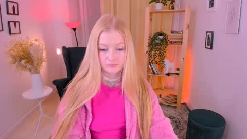 Snapshot of laly_peach chatting on March 12, 2025, 4:56 pm Laly online show from March 12, 2025, 4:56 pm