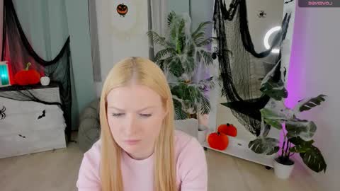 Snapshot of laly_peach chatting on October 20, 2025, 3:56 pm Laly online show from October 20, 2025, 3:56 pm