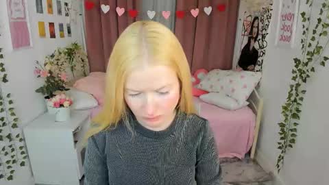 Snapshot of laly_peach chatting on February 12, 2026, 8:20 am Laly online show from February 12, 2026, 8:20 am