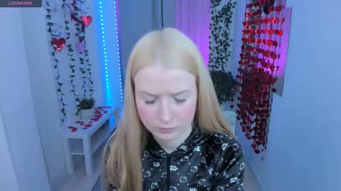 Snapshot of laly_peach chatting on February 25, 2026, 11:31 am Laly online show from February 25, 2026, 11:31 am