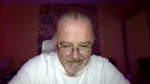 lamabama online show from October 11, 2025, 9:57 pm