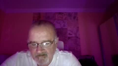 lamabama online show from October 28, 2025, 11:07 pm