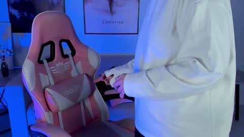 just call me Lana  and her security online show from January 18, 2025, 11:21 am