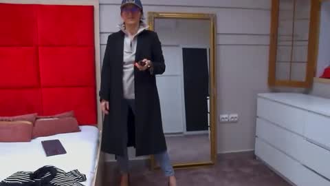 LanaBanner online show from October 4, 2025, 7:06 am