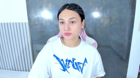 Lana online show from November 6, 2025, 7:48 pm