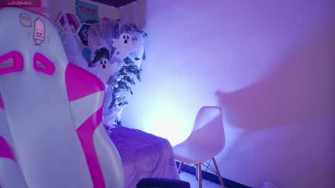 Lana online show from October 18, 2025, 1:30 am