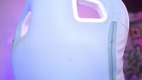 Lana online show from November 6, 2025, 2:01 am