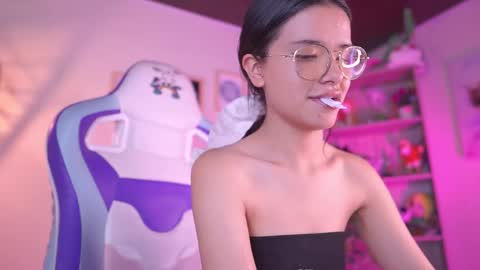 Lana online show from November 21, 2025, 2:21 am