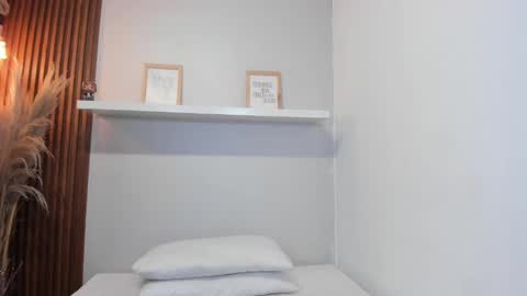 Lana     igauroraaaaaaaaa 1 online show from October 28, 2025, 2:37 am