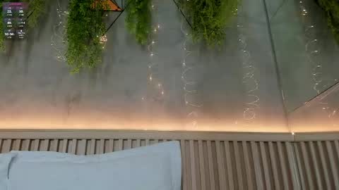 lana_lann online show from May 17, 2026, 11:50 am