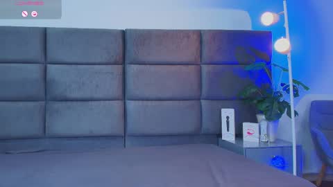 valentino moon online show from April 18, 2026, 11:16 pm