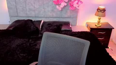           online show from October 11, 2025, 5:39 am