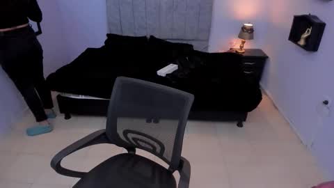           online show from October 13, 2025, 4:34 am