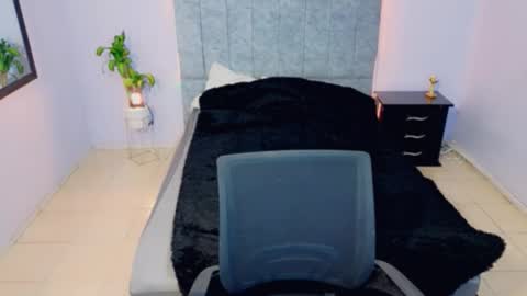           online show from November 24, 2025, 3:17 am