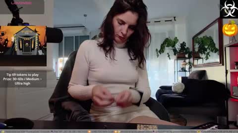 Lana The Virus online show from October 27, 2025, 2:32 pm