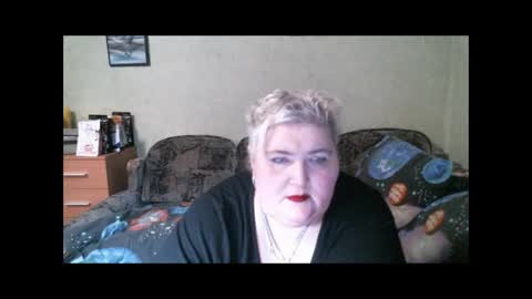 lanacat555 online show from February 3, 2025, 6:28 pm