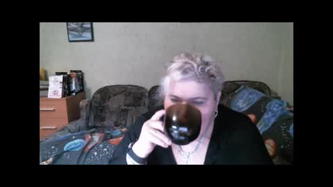 lanacat555 online show from February 3, 2025, 10:00 pm