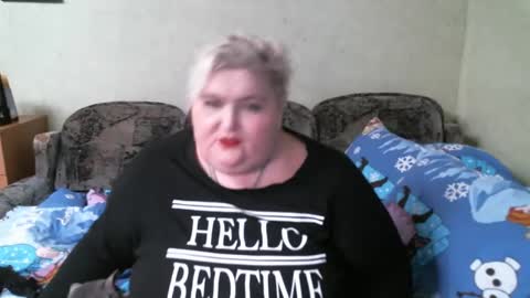 lanacat555 online show from February 12, 2025, 6:19 pm