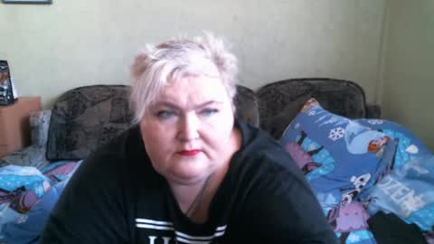 lanacat555 online show from February 13, 2025, 10:44 am