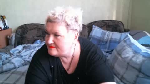 lanacat555 online show from September 8, 2025, 2:16 pm