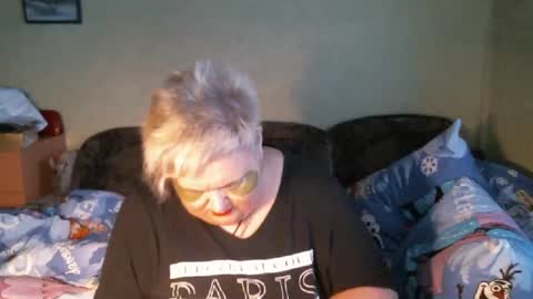 lanacat555 online show from January 18, 2026, 2:21 pm