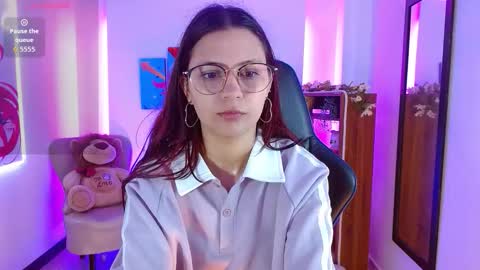 Alana Garcia  online show from December 2, 2025, 11:48 am