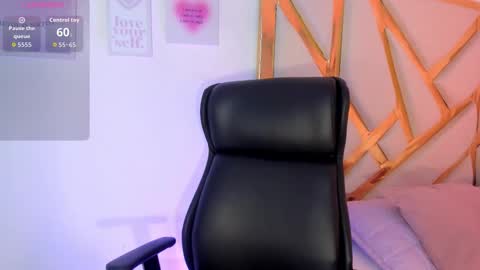 Snapshot of lanajones_ chatting on November 13, 2025, 1:10 pm LanaJones online show from November 13, 2025, 1:10 pm