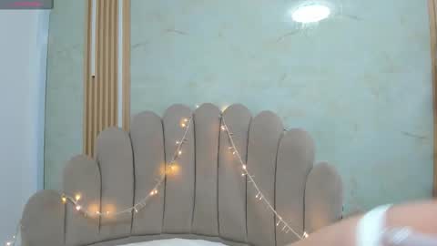 lana online show from November 5, 2025, 6:02 am