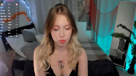 Snapshot of lanaroselle chatting on October 27, 2025, 4:00 pm Lana online show from October 27, 2025, 4:00 pm