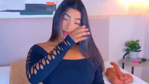 Lana online show from March 12, 2026, 11:33 pm