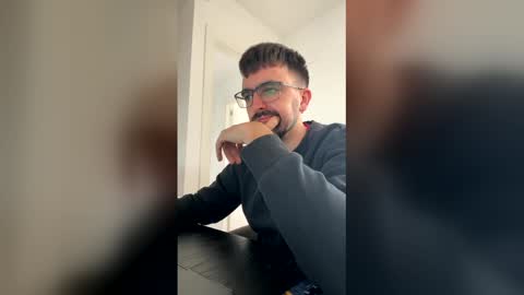 lander920612 online show from February 21, 2026, 9:21 am