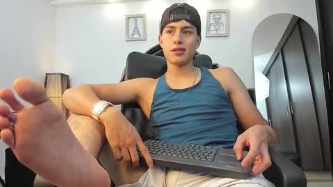 landercruz online show from October 28, 2025, 4:27 am