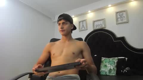 landercruz online show from November 4, 2025, 4:33 am