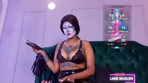 LANEMUGLER online show from June 30, 2026, 12:17 pm