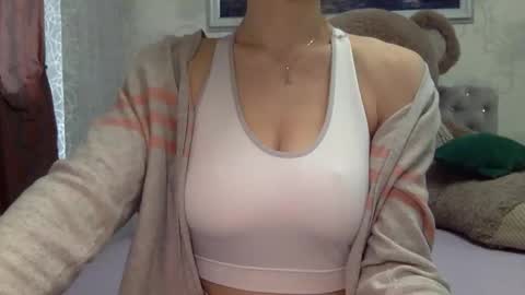 langoria online show from September 29, 2025, 1:38 pm