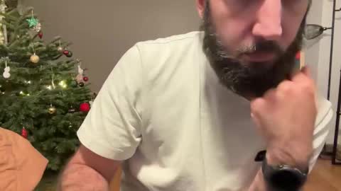 Snapshot of lanimalr chatting on December 18, 2025, 11:33 pm Lanimal online show from December 18, 2025, 11:33 pm