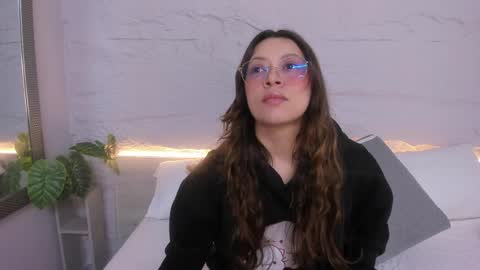 Lanna online show from April 7, 2026, 11:43 am