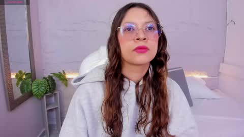 Lanna online show from May 13, 2026, 11:40 am