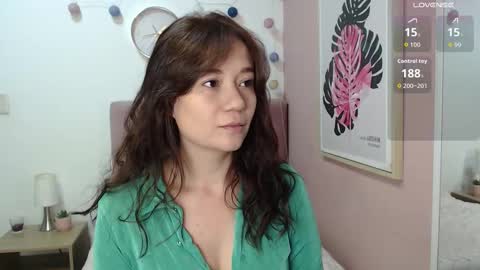 Lanna online show from December 1, 2025, 1:16 pm