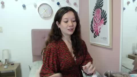 Snapshot of lanna_mills chatting on April 17, 2026, 1:36 pm Lanna online show from April 17, 2026, 1:36 pm