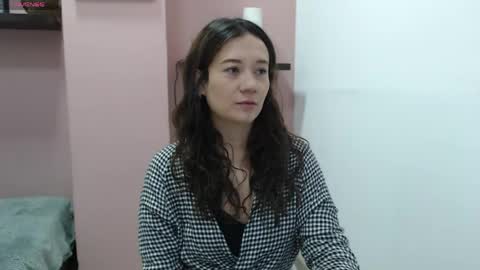 Snapshot of lanna_mills chatting on May 5, 2026, 1:08 pm Lanna online show from May 5, 2026, 1:08 pm