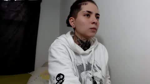 LANNIE   online show from March 4, 2025, 9:43 pm