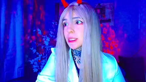 LANNIE   online show from November 8, 2025, 10:52 pm