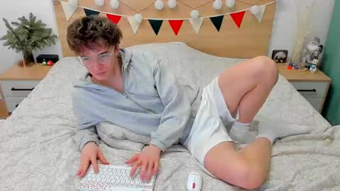 Fandi online show from February 8, 2025, 4:25 pm