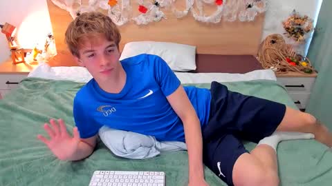 Fandi online show from October 12, 2025, 8:35 am